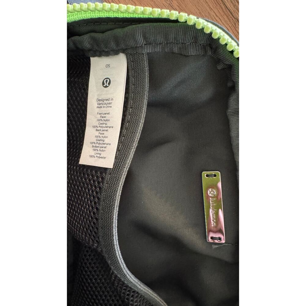 Lululemon Everywhere Belt Bag - Picture 2 of 7